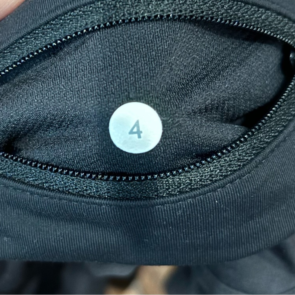 Lululemon - Picture 5 of 9